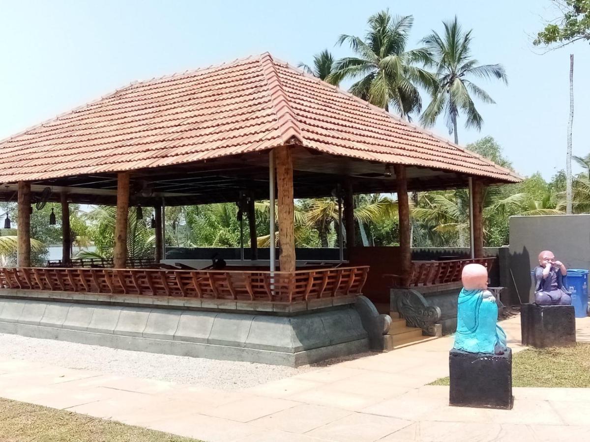 Vakkom Palazzo Varkala Buitenkant foto